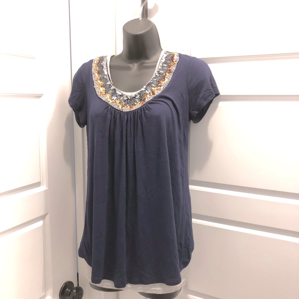 💖 Gorgeous NWOT DAYTRIP navy blue beaded top! Size small.